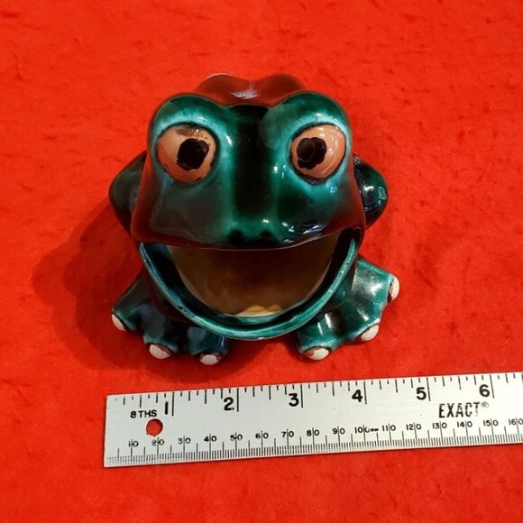 Vintage Porcelain Ceramic FROG 1of 1 - Ultra Clean & Unique - Hand Made AA+ - Picture 1 of 7